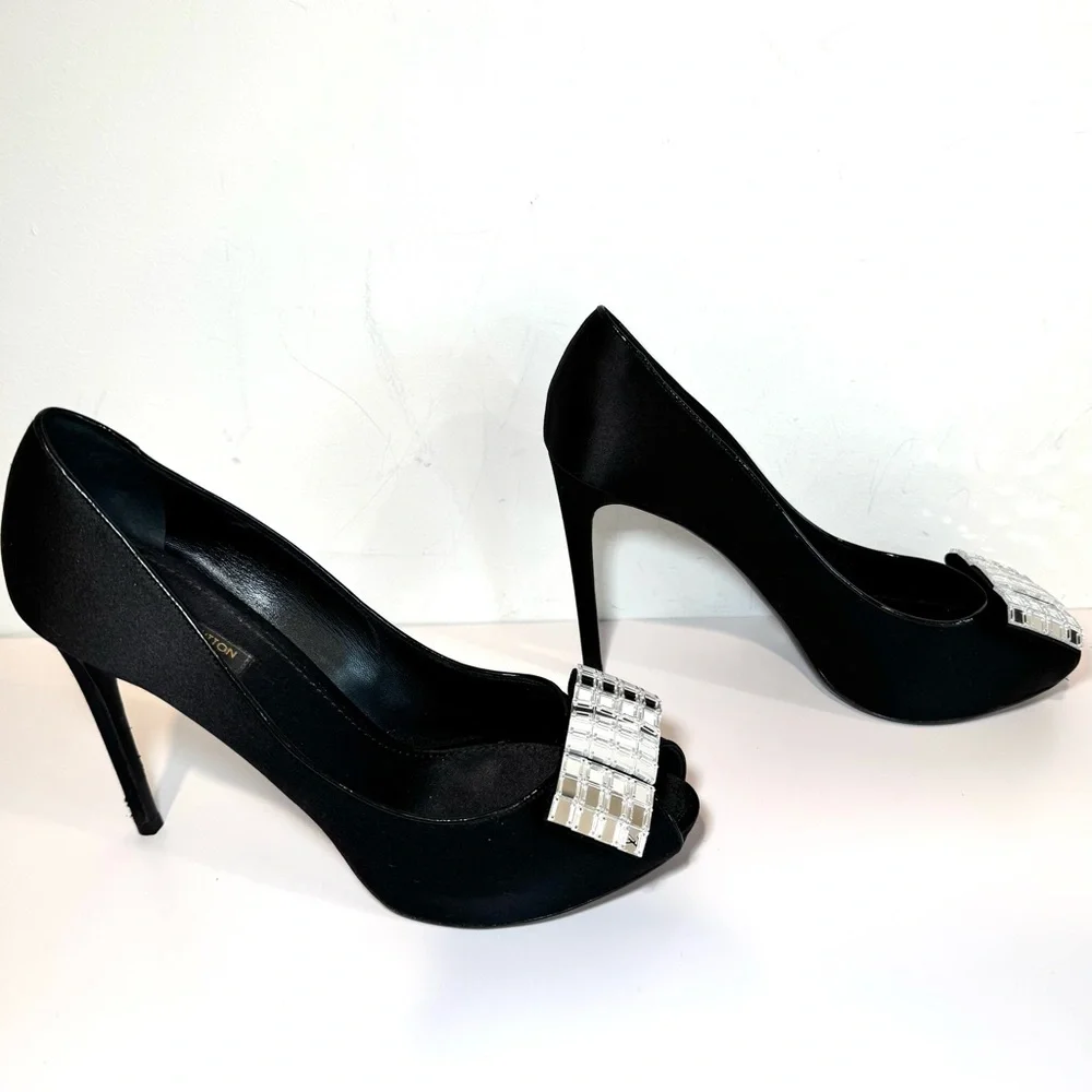 Louis Vuitton Music Hall Black Satin Peep Toe Heel W Mirror Crystal Logo Sz 38.5